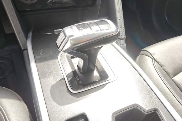 Used Haval H6 2021 Sport Edition 1.5T Automatic Elite Smart Connectivity Model with Hexagonal Grille Gear Lever