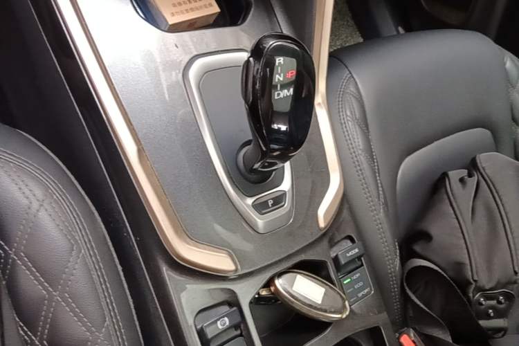Used Haval H6 2021 2.0 GDIT Automatic GT Luxury Edition Gear Lever
