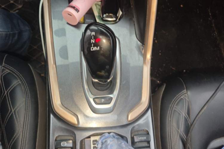 Used Haval H6 2021 1.5 GDIT Automatic Champion Edition Gear Lever