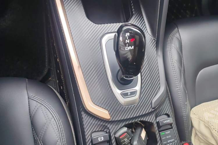 Used Haval H6 2021 1.5 GDIT Automatic Champion Edition Gear Lever
