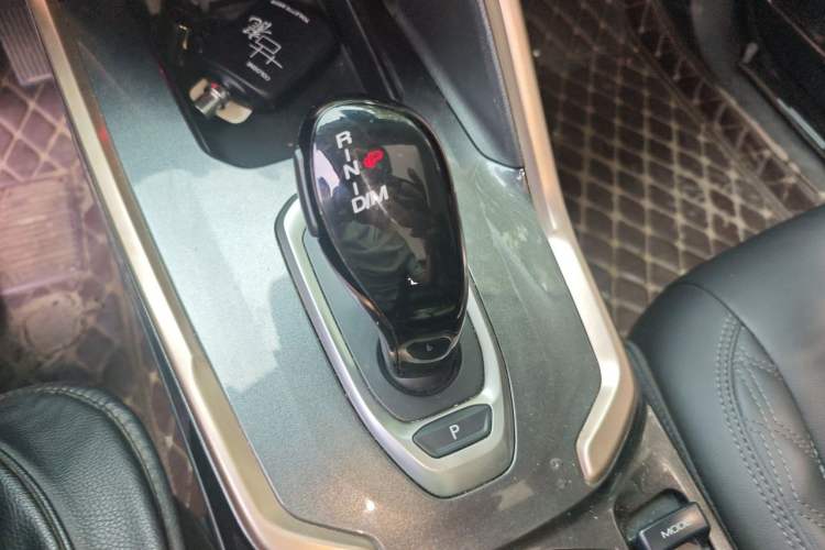 Used Haval H6 2021 1.5 GDIT Automatic Champion Edition Gear Lever