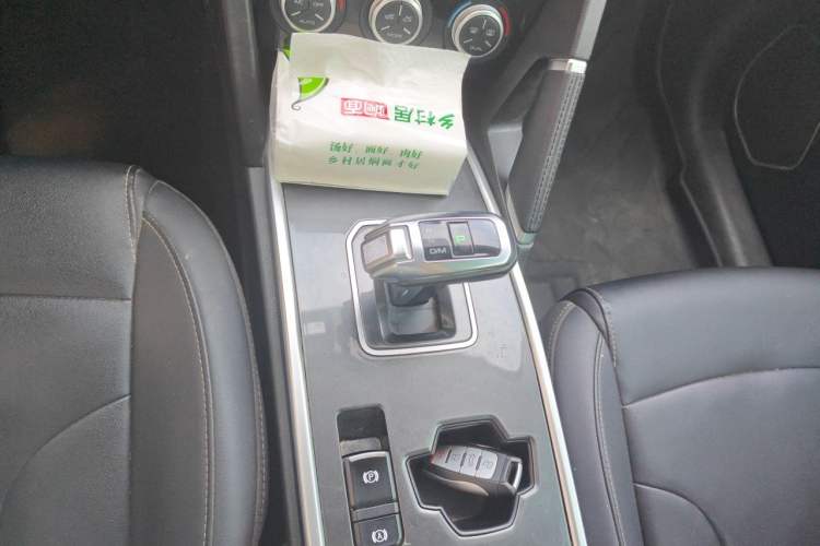Used Haval H6 2021 Sport Edition 1.5T Automatic Elite Smart Connectivity Model with Hexagonal Grille Gear Lever