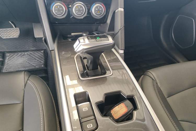 Used Haval H6 2021 Sport Edition 1.5T Automatic Elite Smart Connectivity Model U-Shape Grille Gear Lever