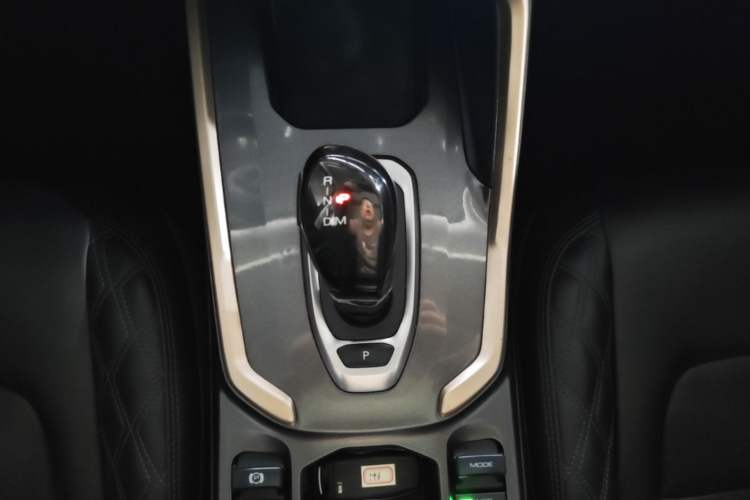 Used Haval H6 2021 1.5 GDIT Automatic Champion Edition Gear Lever