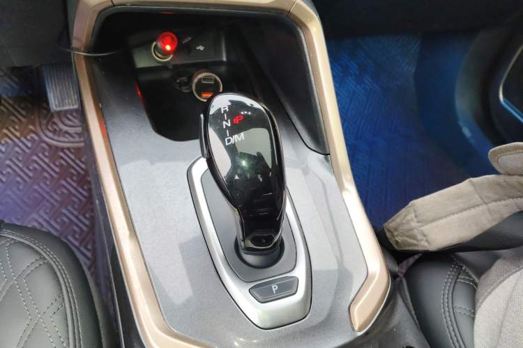 Used Haval H6 2021 1.5 GDIT Automatic Champion Edition Gear Lever