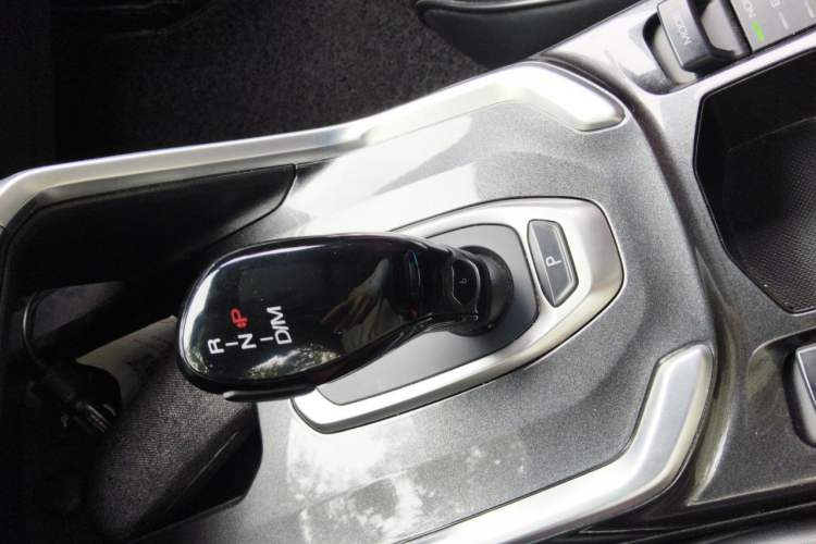 Used Haval H6 2021 1.5 GDIT Automatic Luxury Edition Gear Lever