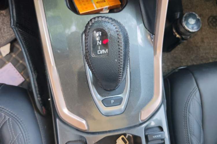 Used Haval H6 2021 1.5 GDIT Automatic Champion Edition Gear Lever