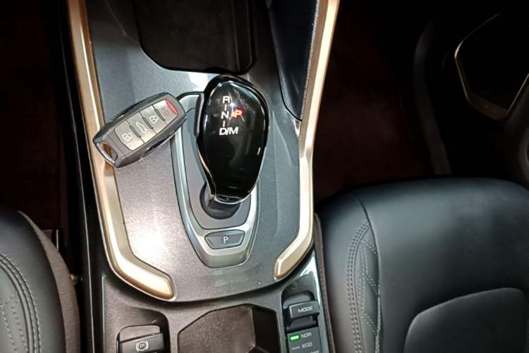 Used Haval H6 2021 1.5 GDIT Automatic Champion Edition Gear Lever