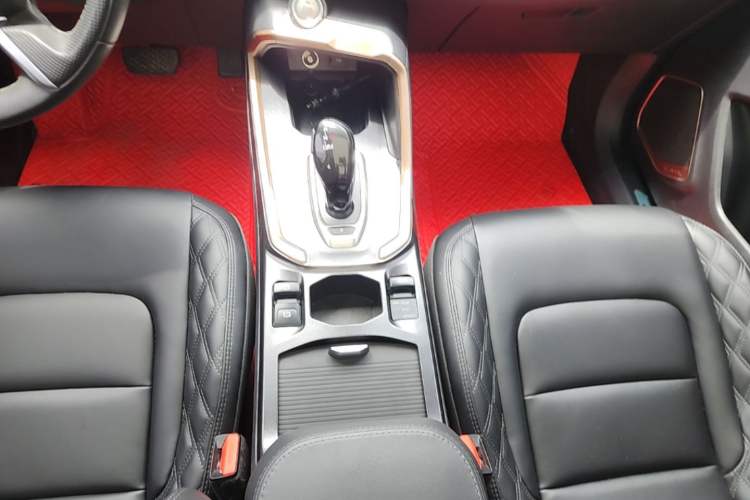 Used Haval H6 2021 1.5 GDIT Automatic Champion Edition Gear Lever