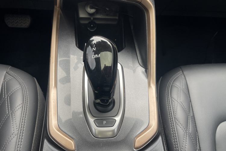 Used Haval H6 2021 1.5 GDIT Automatic Champion Edition Gear Lever