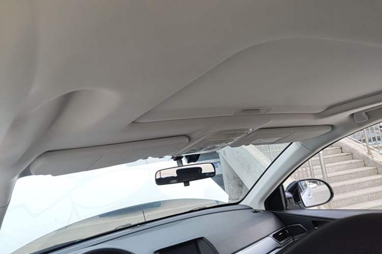 Used Haval H6 2021 Sport Edition 1.5T Manual Elite Smart Connectivity Model with Hexagonal Grille Headliner