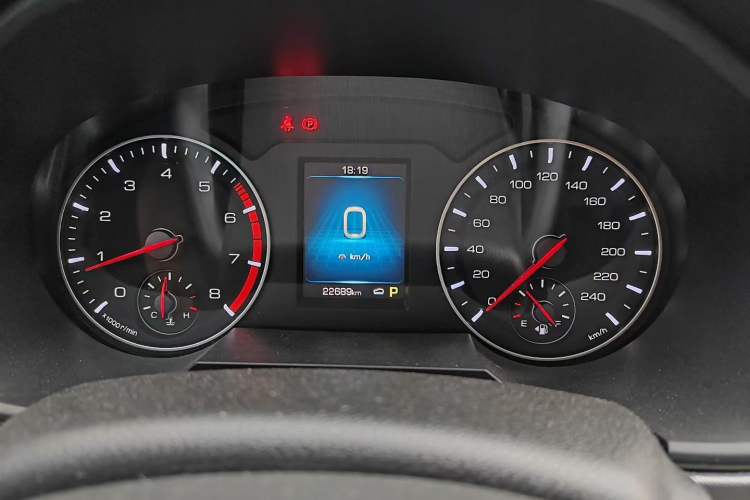 Used Haval H6 2021 Sport Edition 1.5T Automatic Elite Smart Connectivity Model with Hexagonal Grille Instrument Cluster
