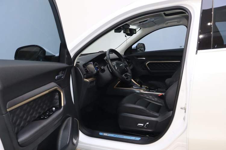 Used Haval H6 2021 1.5 GDIT Automatic Luxury Edition Interior 1