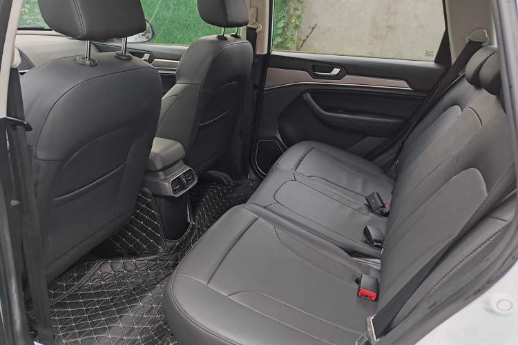 Used Haval H6 2021 Sport Edition 1.5T Automatic Elite Smart Connectivity Model with Hexagonal Grille Interior 3