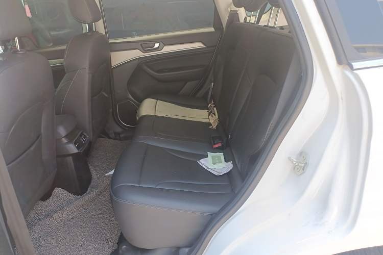 Used Haval H6 2021 Sport Edition 1.5T Automatic Elite Smart Connectivity Model with Hexagonal Grille Interior 4