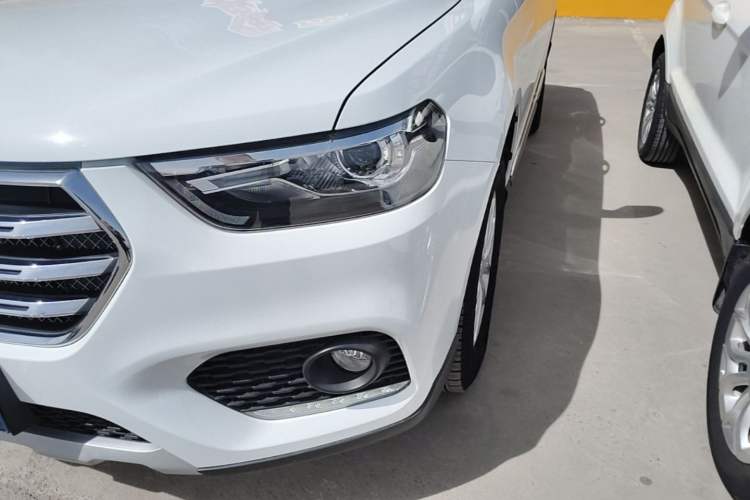 Used Haval H6 2021 Sport Edition 1.5T Automatic Elite Smart Connectivity Model with Hexagonal Grille Left Front Headlight