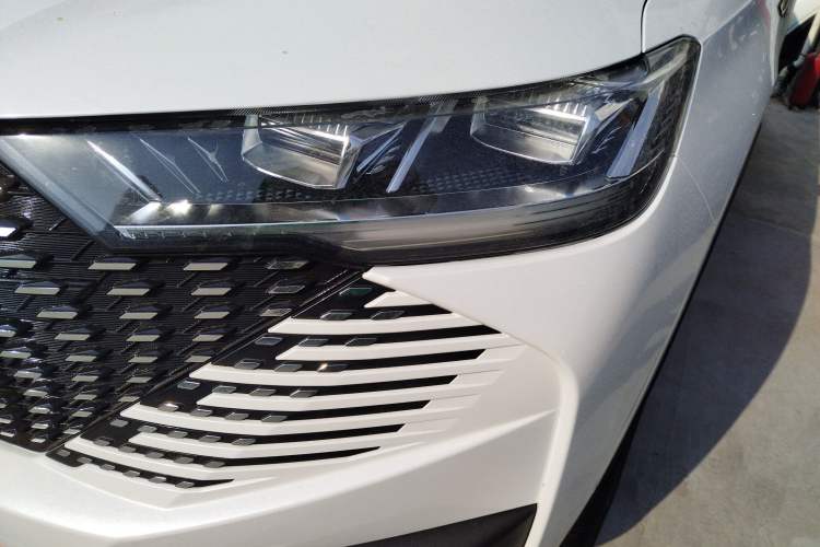 Used Haval H6 2021 3rd Generation 1.5T Automatic Two-Wheel Drive Supreme+ Left Front Headlight