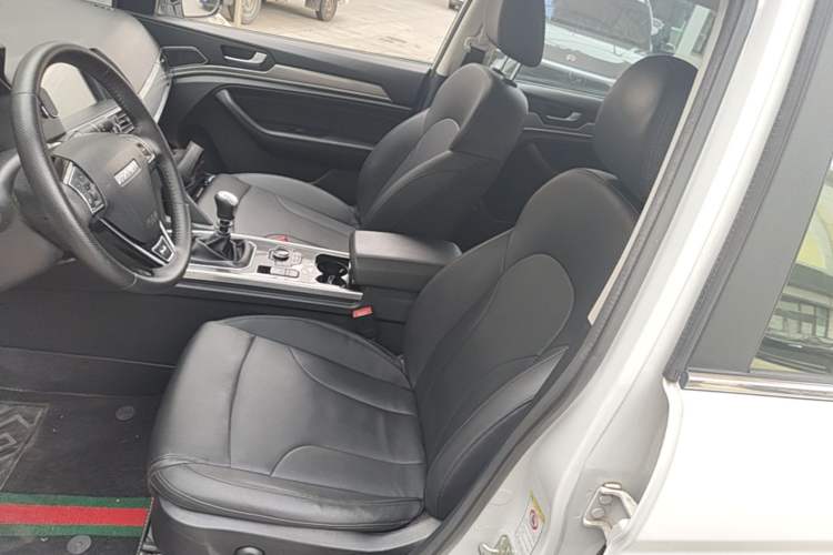 Used Haval H6 2021 Sport Edition 1.5T Manual Elite Smart Connectivity Model with Hexagonal Grille Left Front Seat