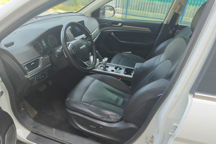 Used Haval H6 2021 Sport Edition 1.5T Automatic Elite Smart Connectivity Model with Hexagonal Grille Left Front Seat