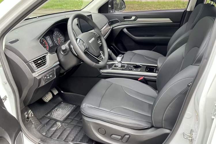 Used Haval H6 2021 Sport Edition 1.5T Automatic Elite Smart Connectivity Model U-Shape Grille Left Front Seat