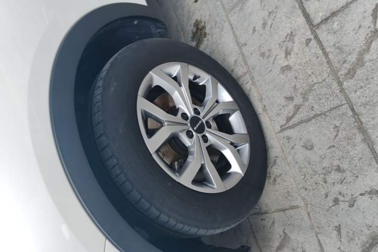 Used Haval H6 2021 National Trend Edition 1.5T Automatic Champion Version Left Front Wheel Hub