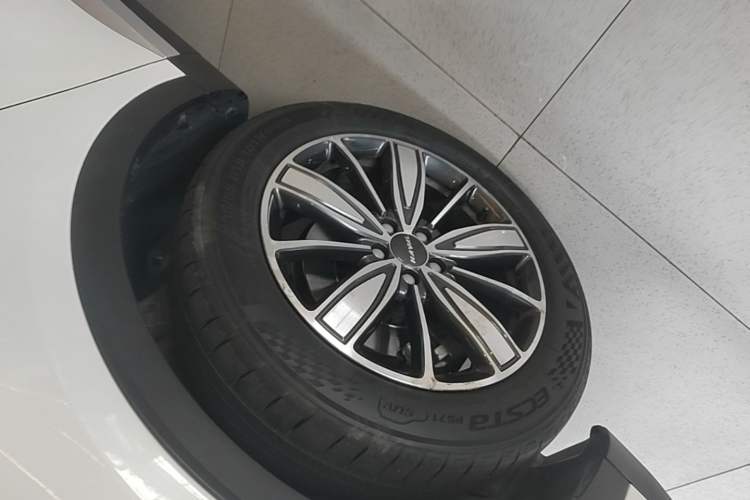 Used Haval H6 2021 1.5 GDIT Automatic Champion Edition Left Front Wheel Hub