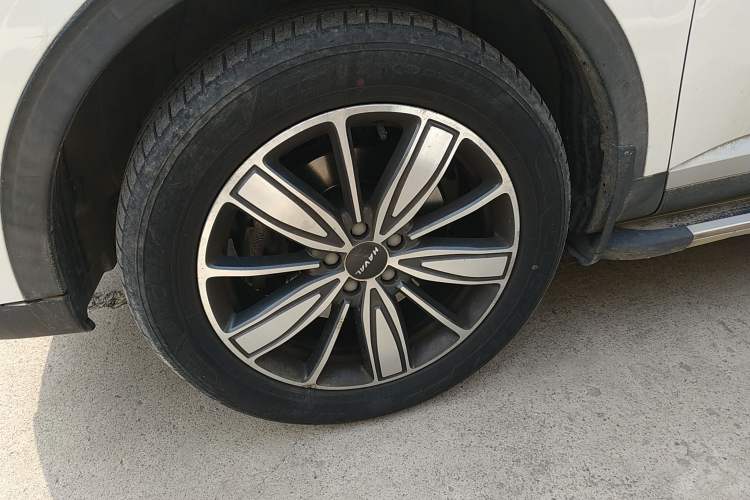 Used Haval H6 2021 1.5 GDIT Automatic Champion Edition Left Front Wheel Hub