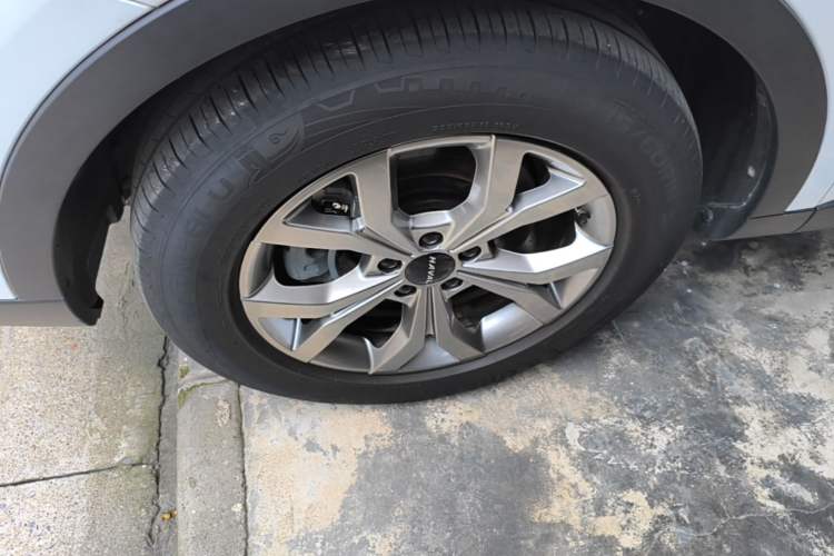Used Haval H6 2021 National Trend Edition 1.5T Automatic Champion Version Left Front Wheel Hub