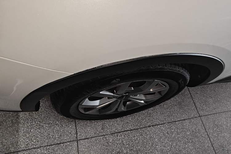 Used Haval H6 2021 National Trend Edition 1.5T Automatic Champion Version Left Front Wheel Hub