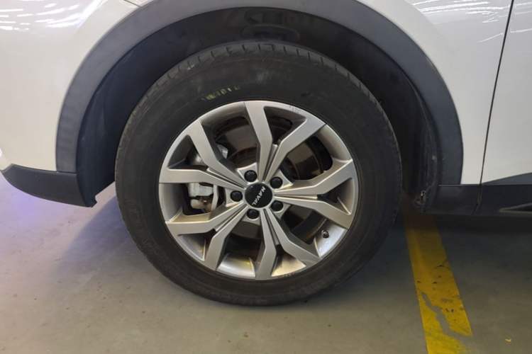 Used Haval H6 2021 National Trend Edition 1.5T Automatic Champion Version Left Front Wheel Hub