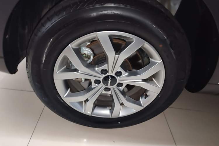 Used Haval H6 2021 China Trend Edition 1.5 GDIT Automatic Champion Version Left Front Wheel Hub