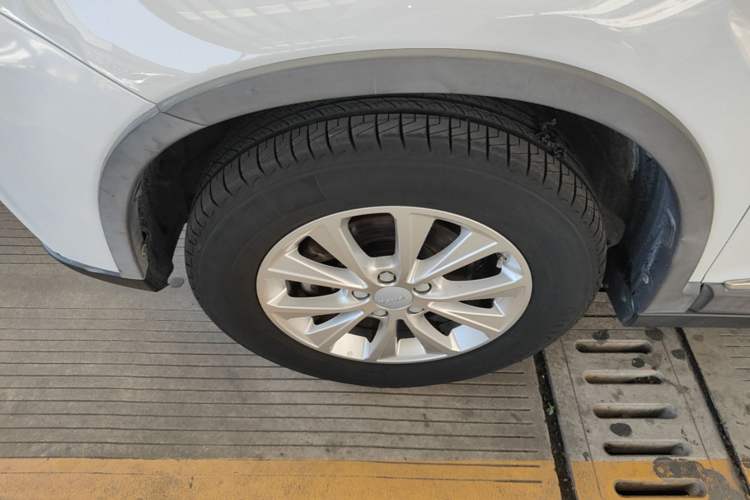 Used Haval H6 2021 Sport Edition 1.5T Automatic Elite Smart Connectivity Model U-Shape Grille Left Front Wheel Hub