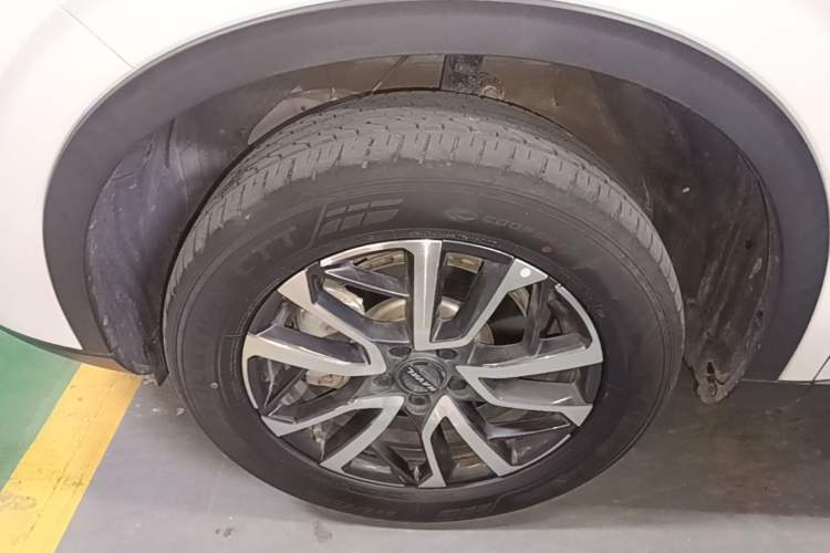 Used Haval H6 2021 3rd Generation 1.5T Automatic Two-Wheel Drive Pro Left Front Wheel Hub