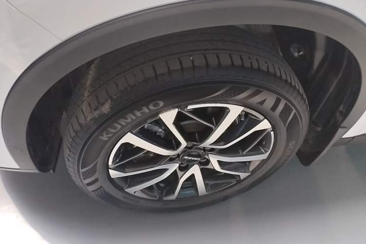 Used Haval H6 2021 3rd Generation 1.5T Automatic Two-Wheel Drive Pro Left Front Wheel Hub