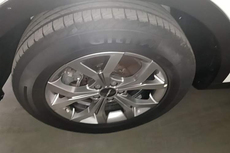 Used Haval H6 2021 National Trend Edition 1.5T Automatic Champion Version Left Front Wheel Hub