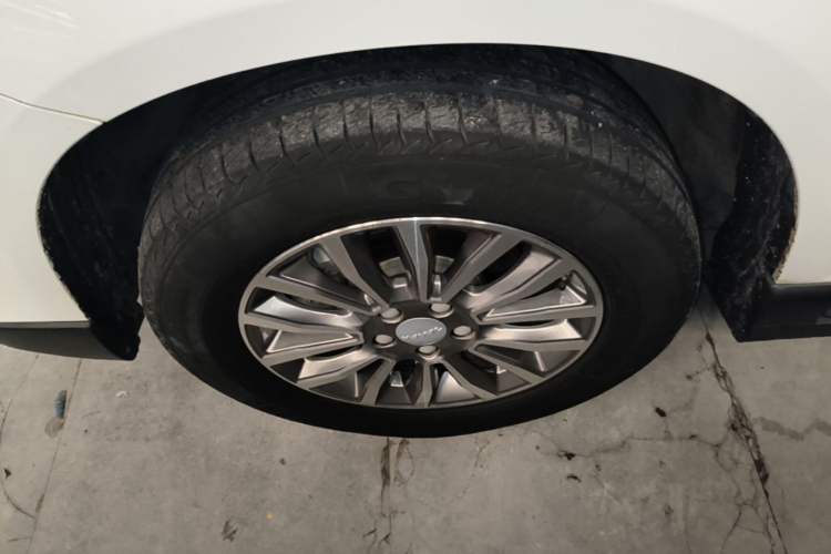Used Haval H6 2021 Sport Edition 1.5T Automatic Elite Smart Connectivity Model with Hexagonal Grille Left Front Wheel Hub