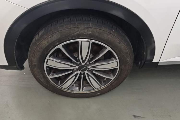 Used Haval H6 2021 1.5 GDIT Automatic Champion Edition Left Front Wheel Hub