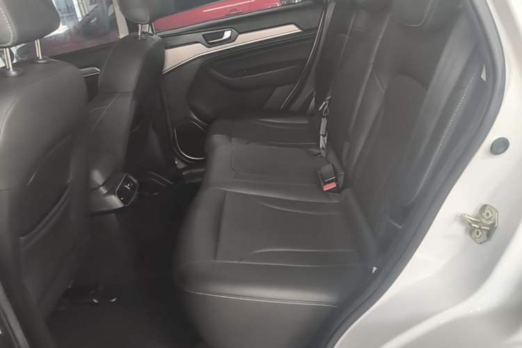 Used Haval H6 2021 Sport Edition 1.5T Automatic Elite Smart Connectivity Model U-Shape Grille Left Rear Seat