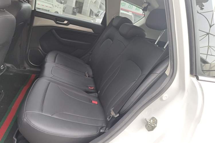 Used Haval H6 2021 Sport Edition 1.5T Manual Elite Smart Connectivity Model with Hexagonal Grille Left Rear Seat