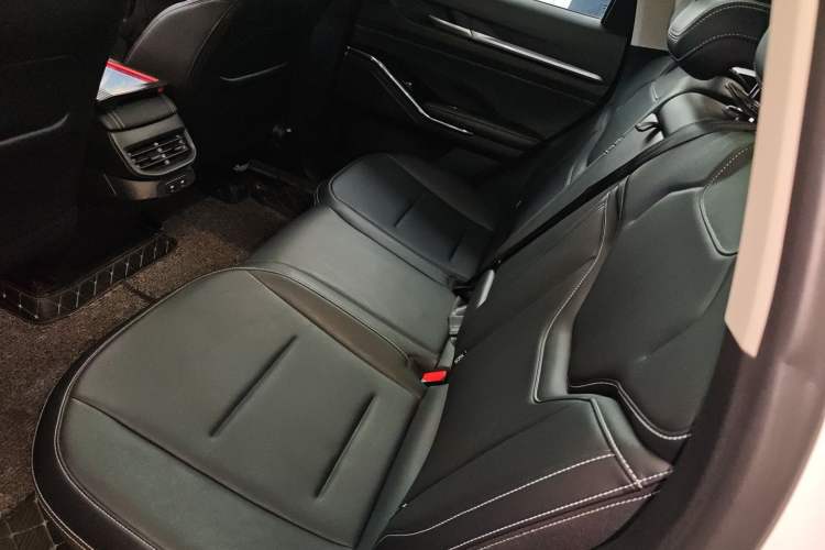Used Haval H6 2021 3rd Generation 1.5T Automatic Two-Wheel Drive Pro Left Rear Seat