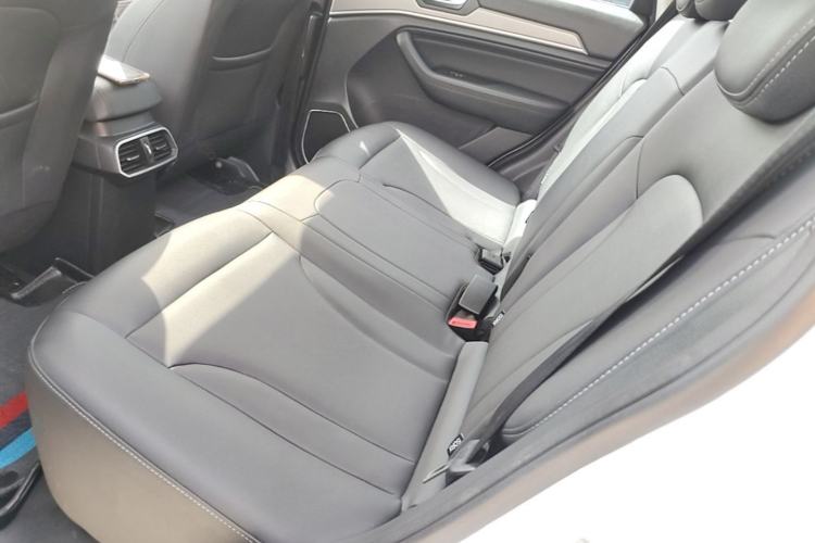 Used Haval H6 2021 Sport Edition 1.5T Automatic Elite Smart Connectivity Model with Hexagonal Grille Left Rear Seat