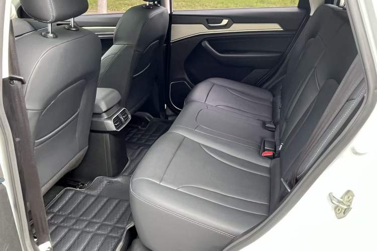 Used Haval H6 2021 Sport Edition 1.5T Automatic Elite Smart Connectivity Model U-Shape Grille Left Rear Seat