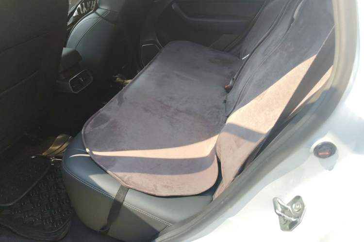 Used Haval H6 2021 Sport Edition 1.5T Automatic Elite Smart Connectivity Model U-Shape Grille Left Rear Seat