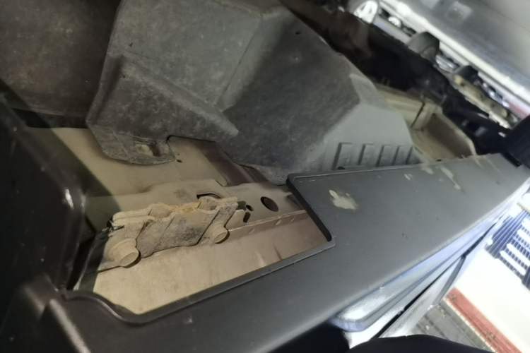 Used Haval H6 2021 Sport Edition 1.5T Automatic Elite Smart Connectivity Model U-Shape Grille Left Side Sill