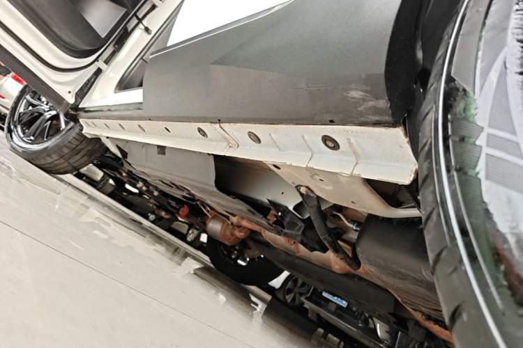 Used Haval H6 2021 3rd Generation 2.0T Automatic All-Wheel Drive Max Left Side Sill