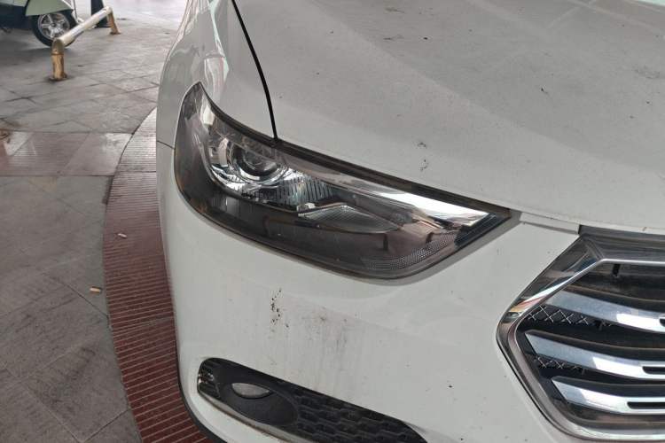 Used Haval H6 2021 Sport Edition 1.5T Automatic Elite Smart Connectivity Model with Hexagonal Grille Right Front Headlight