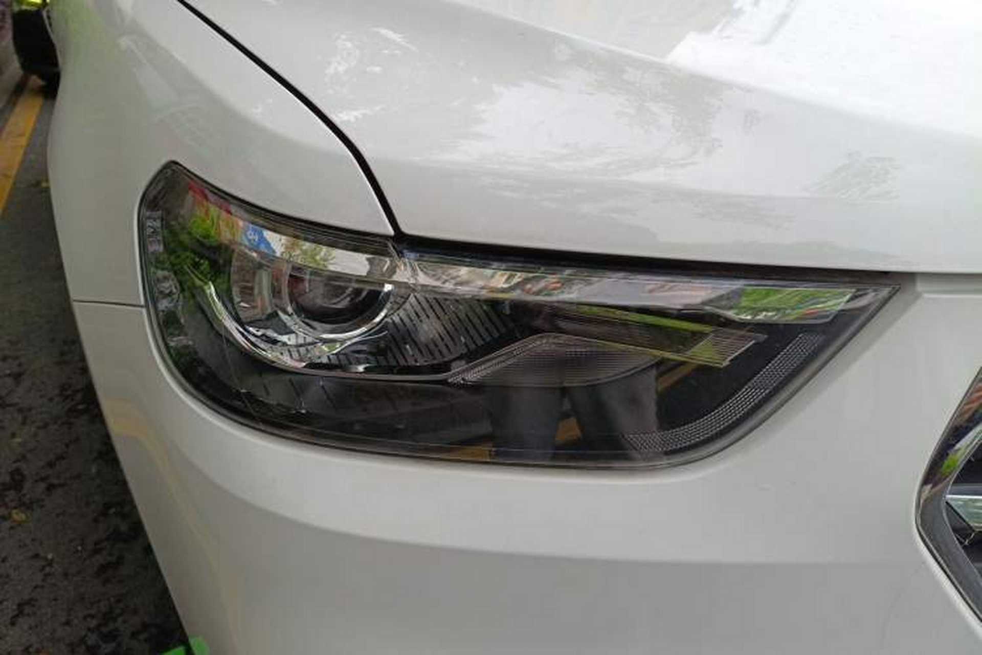 Used Haval H6 2021 Sport Edition 1.5T Automatic Elite Smart Connectivity Model with Hexagonal Grille Right Front Headlight
