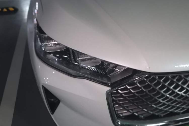 Used Haval H6 2021 3rd Generation 1.5T Automatic Two-Wheel Drive Max Right Front Headlight