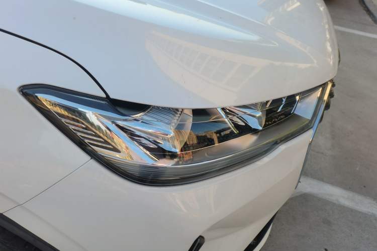 Used Haval H6 2021 3rd Generation 1.5T Automatic Two-Wheel Drive Pro Right Front Headlight