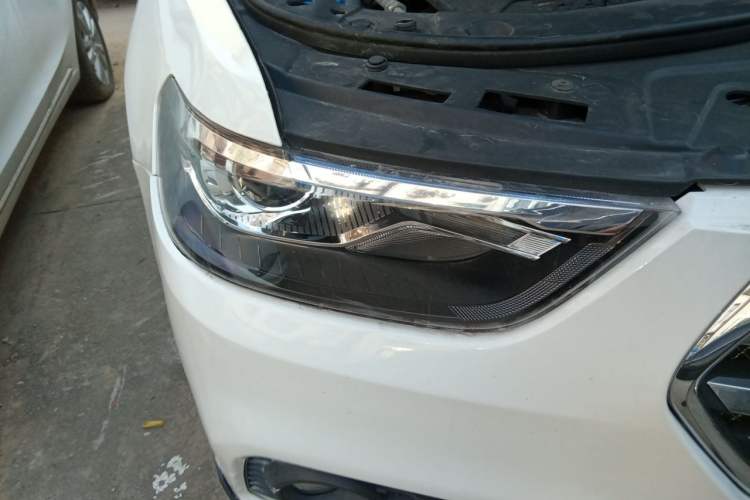 Used Haval H6 2021 Sport Edition 1.5T Automatic Elite Smart Connectivity Model with Hexagonal Grille Right Front Headlight